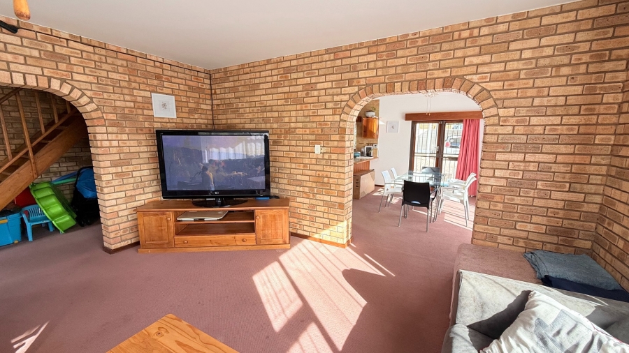 To Let 3 Bedroom Property for Rent in Heiderand Western Cape